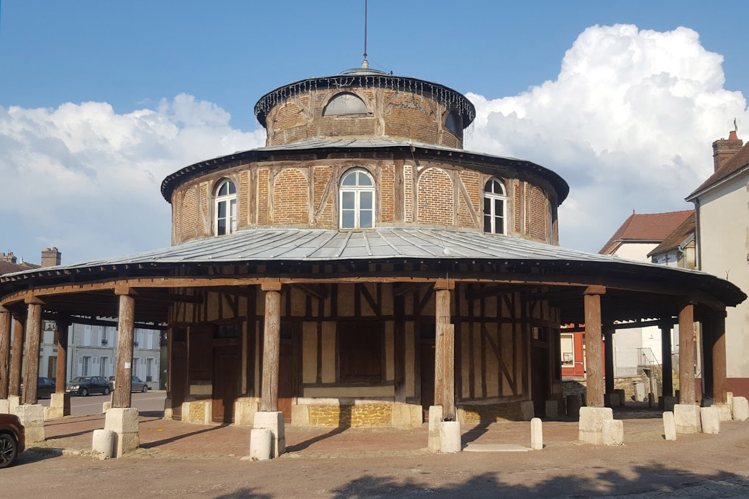 ervy le chatel halles